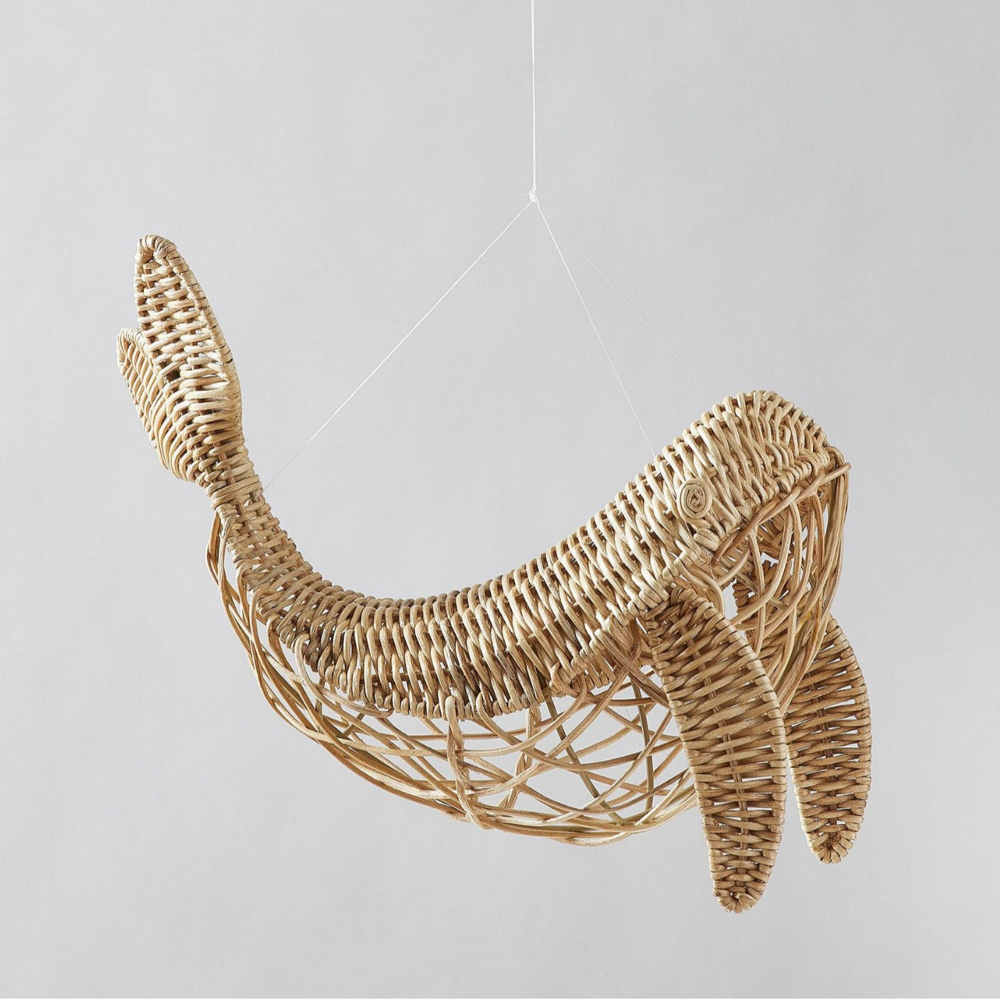 Handmade Rattan Whale Wall Hanging Decoration for Kids Room, Photography Props, Home Decor, Woven Ornament