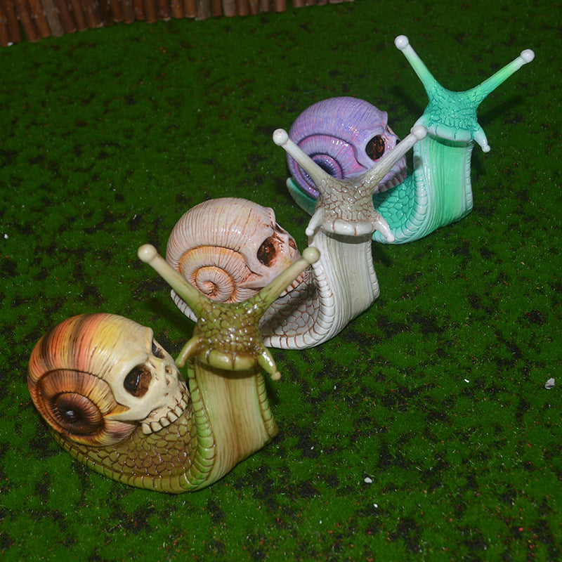 Halloween Skull Snail Skull Sculpture Gothic Garden Home Decor Resin Crafts
