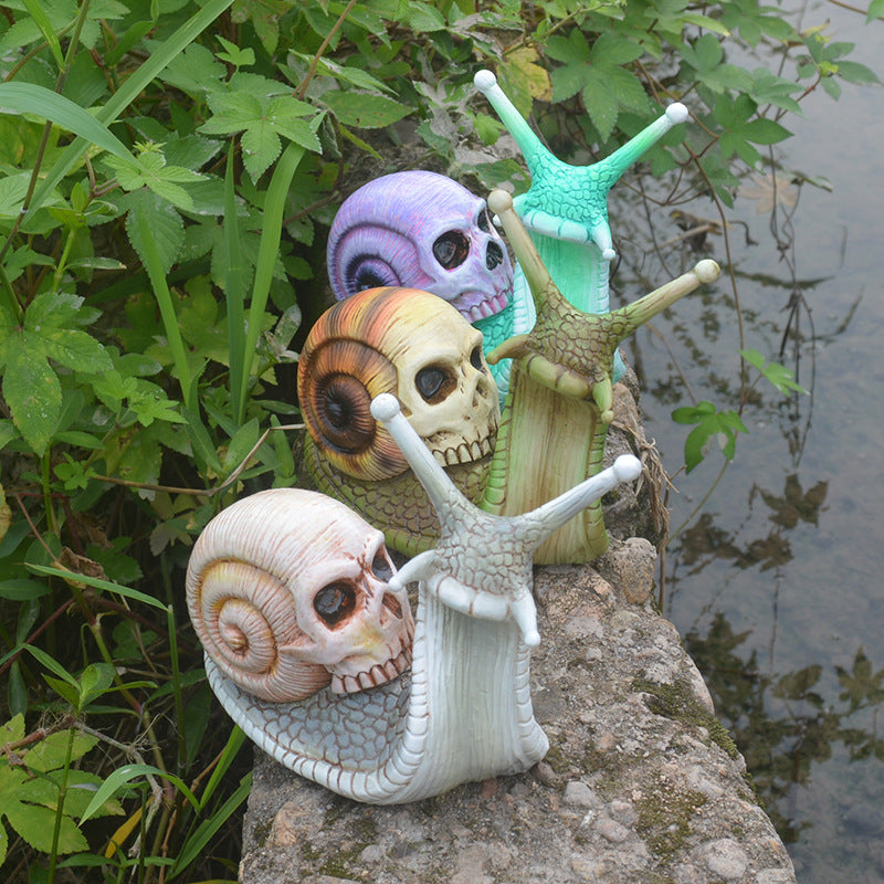 Halloween Skull Snail Skull Sculpture Gothic Garden Home Decor Resin Crafts