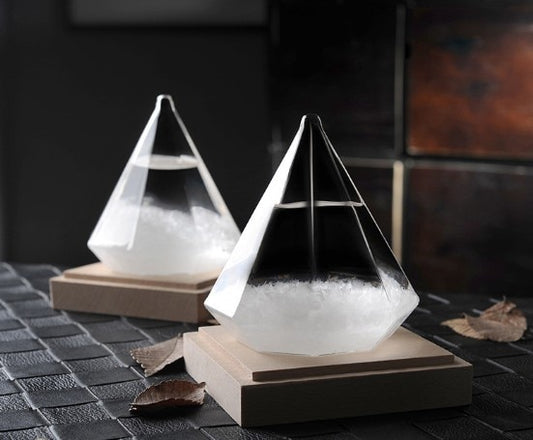 1PC Diamond Shape Storm Glass Weather Forecast Bottle Crystal Chemistry Vintage Home Decor