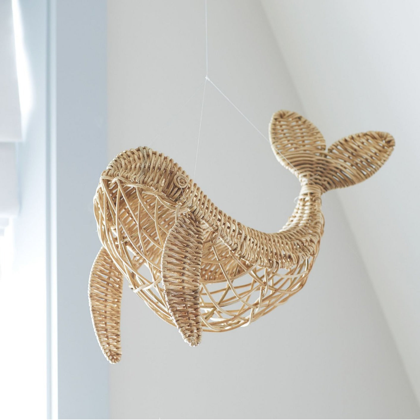 Handmade Rattan Whale Wall Hanging Decoration for Kids Room, Photography Props, Home Decor, Woven Ornament