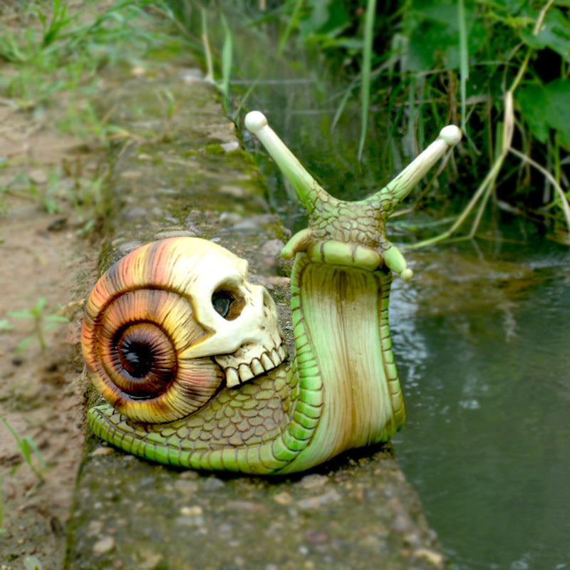 Halloween Skull Snail Skull Sculpture Gothic Garden Home Decor Resin Crafts