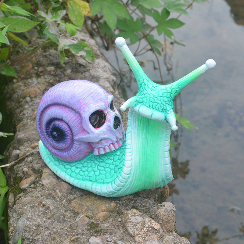Halloween Skull Snail Skull Sculpture Gothic Garden Home Decor Resin Crafts